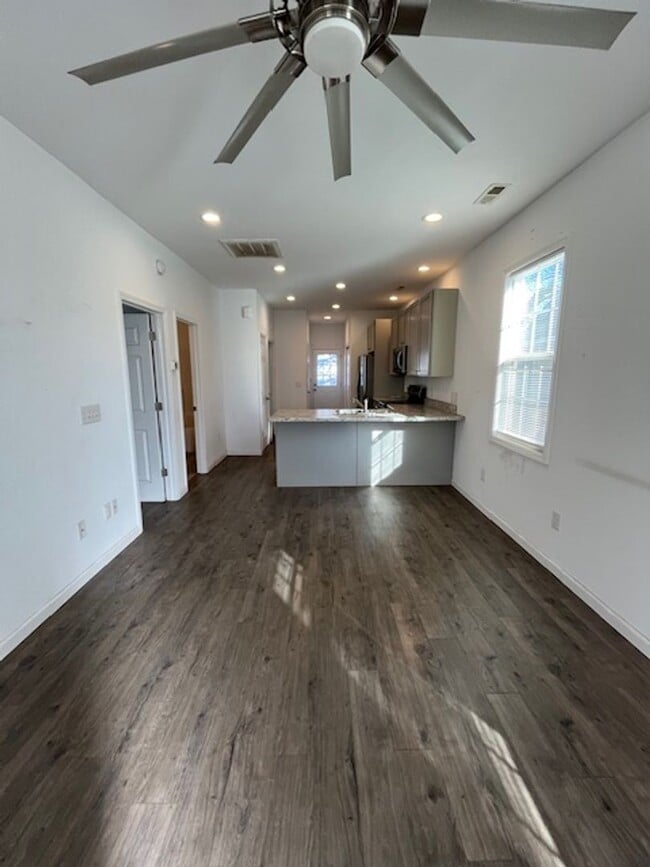 Photo - 3 bedroom, 2 bathroom built in 2020 near downtown!