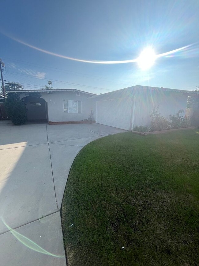 Building Photo - 5850 Cedarglen Dr