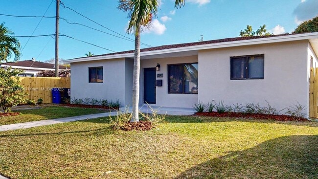 Photo - 830 NE 171st Ter