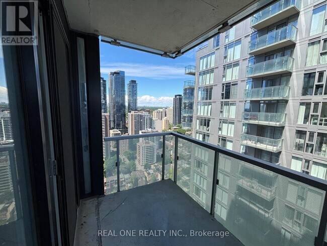 Photo - 28 Wellesley St E Unit 3206