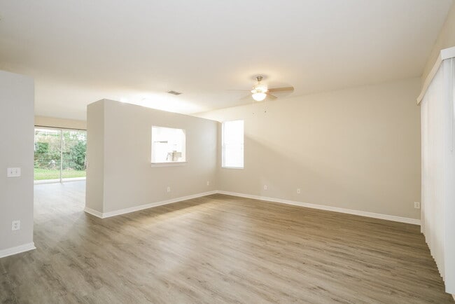 Photo - 15819 Stags Leap Dr