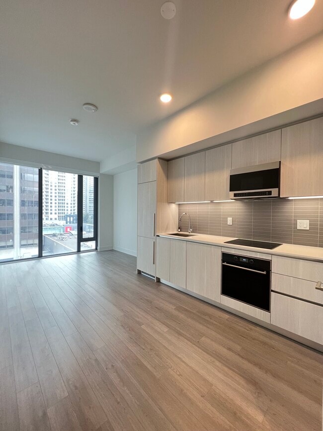 Photo - 3904-8 Cumberland St Toronto ON M4W 0B6 Unit 3904