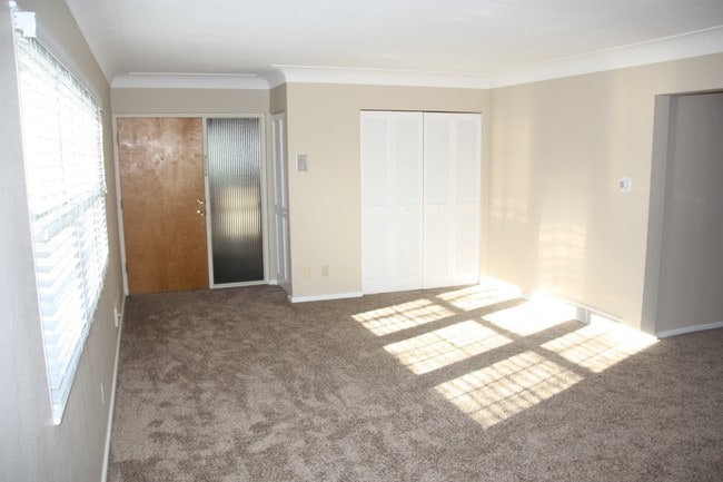 Photo - 2142 Collinway St Unit 4