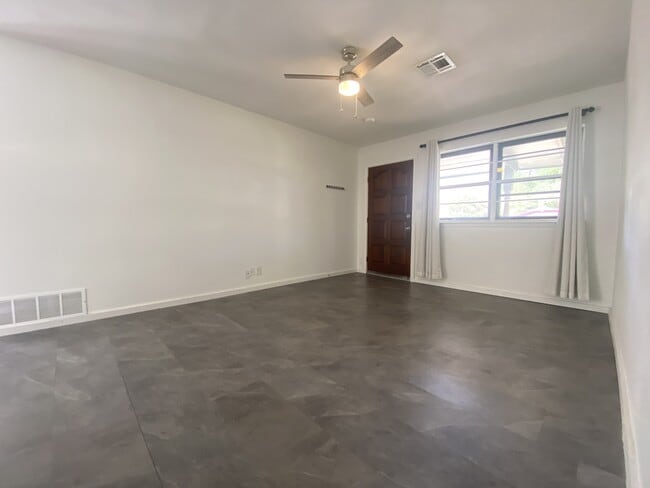 Photo - 1714 Village Dr