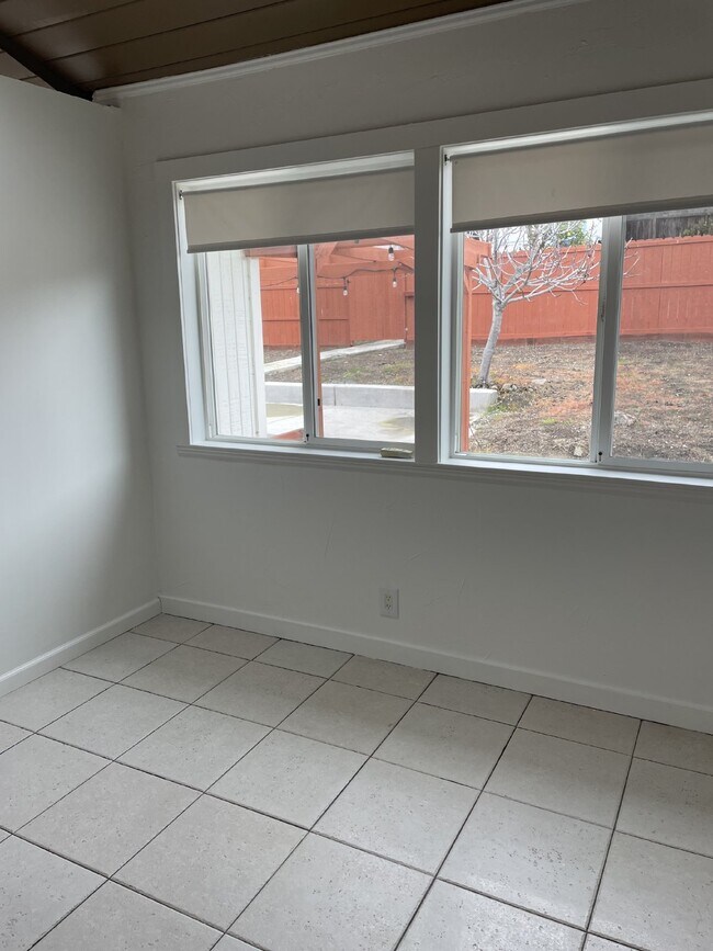 Photo - Adorable 2 bed/1 bath home in quiet neighb...