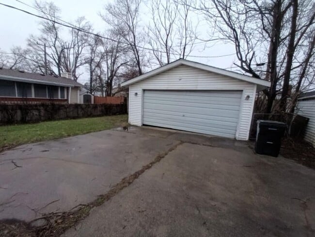 Photo - Cozy 2 bedroom 1 bathroom brick ranch