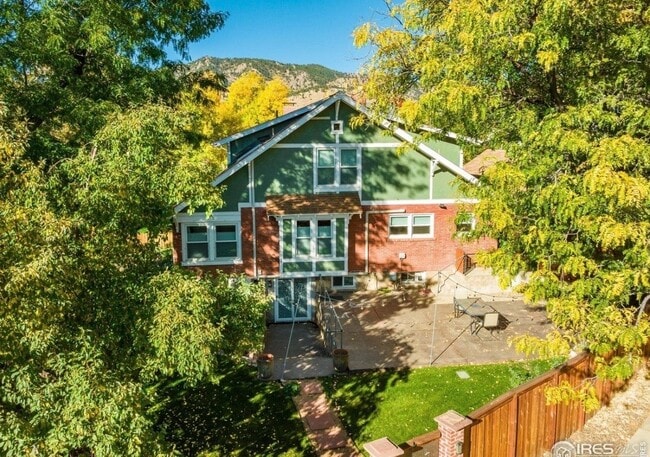 Photo - 1717 Iris Ave