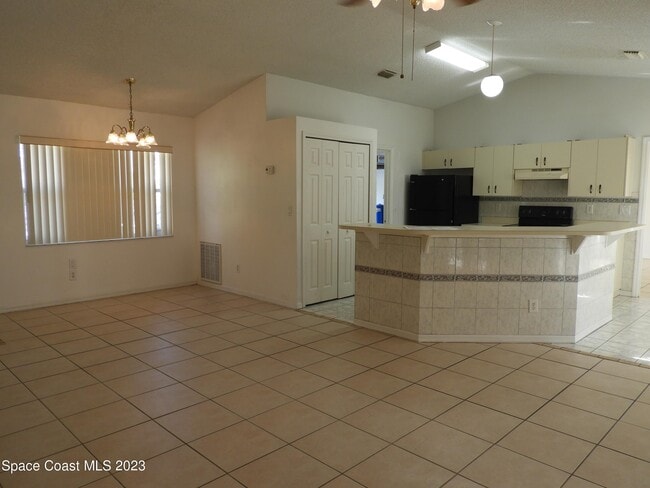 Photo - 1420 Denali St SE