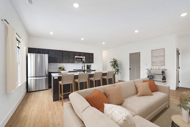 Building Photo - Edge 72