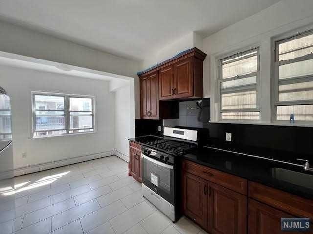 Photo - 123 Oak St Unit APT2