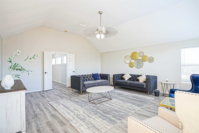 Photo - 2137 Goliad Cir