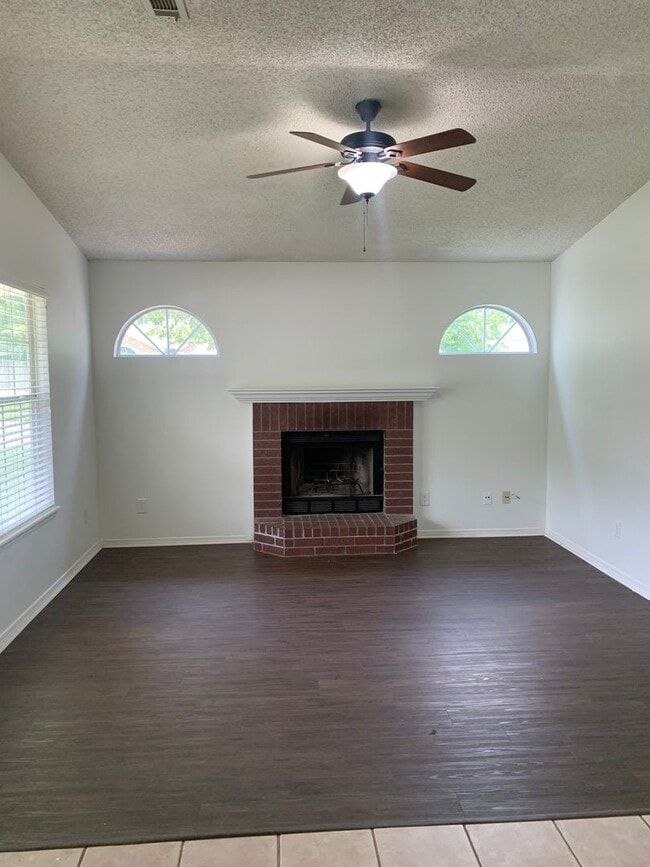 Photo - 1469 Timbercrest Ave