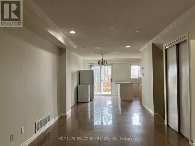 Photo - 85 Penmarric Pl