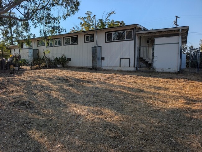 Photo - 1146 Siskiyou Ave