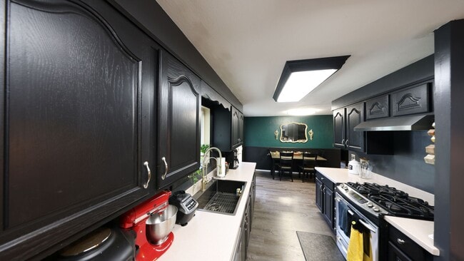 Photo - 5 Bed 2 Bath - Ideal for Group - Landscaping Included - Pet per Approval - NAS Whidbey