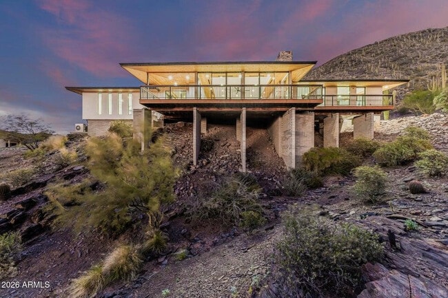 6111 Victoria Dr