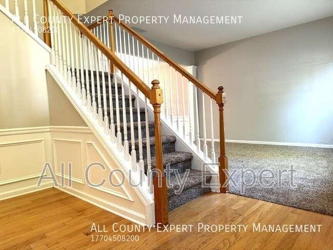 Photo - 3670 Fedorite Walk