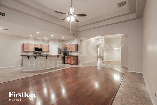 Photo - 1027 W Samantha Way