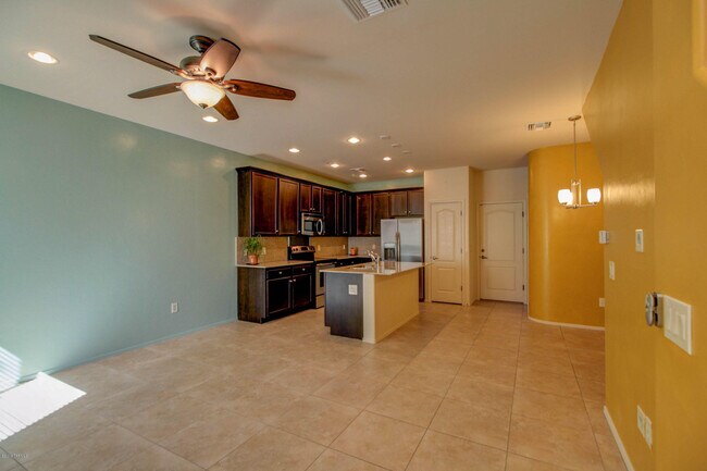 2418 E Blue Diamond Dr