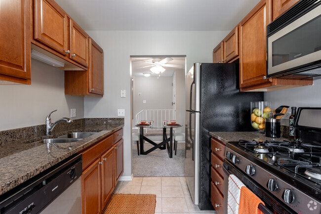 2BD, 2BA - 1,027SF - Arbor Lakes