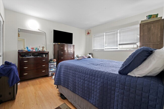 Photo - 8050 Niles Ave