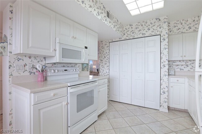 Building Photo - 5501 Heron Point Dr Unit 702 Rental