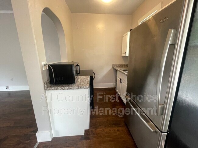 Photo - 909 Pine St Unit 5