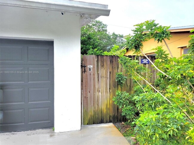 Building Photo - 6730 Charleston St Unit B-2 Rental