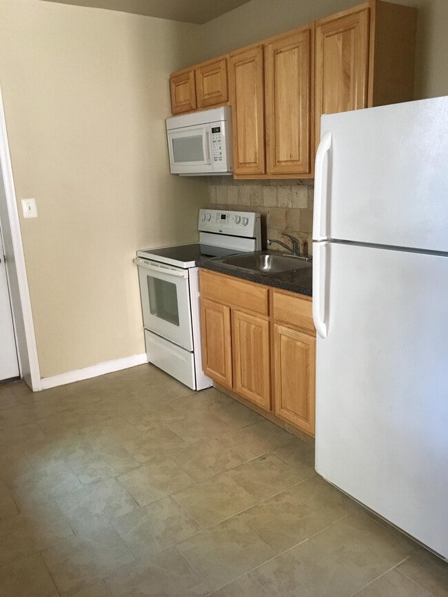 Photo - 19 E Ashmead St