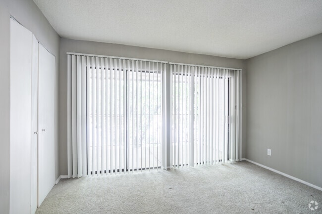 1BR, 1BA - 700SF - Bedroom