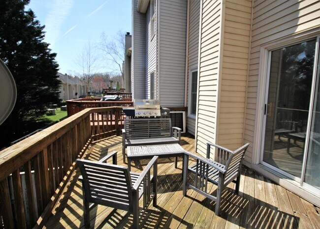Photo - Fabulous Three Bedroom Three Level Townhome in the Heart of Kingstowne!
