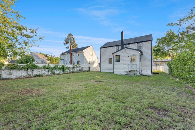 Photo - 1133 Howard Ave Townhome