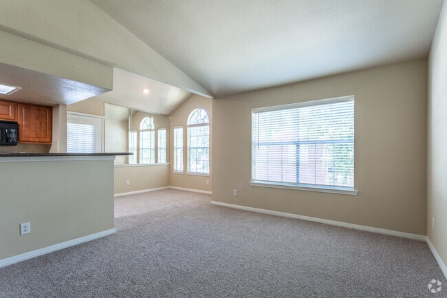 The Remington Apartments For Rent in Pearland, TX