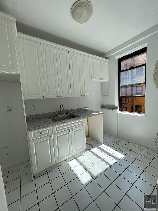 Photo - WEST 45 STREET Unit 4F