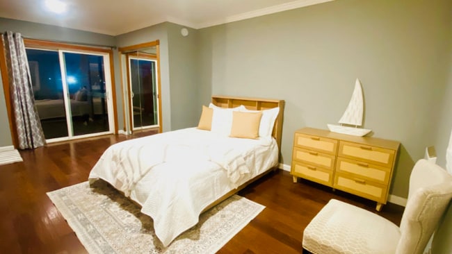 Photo - 168 168th Ave