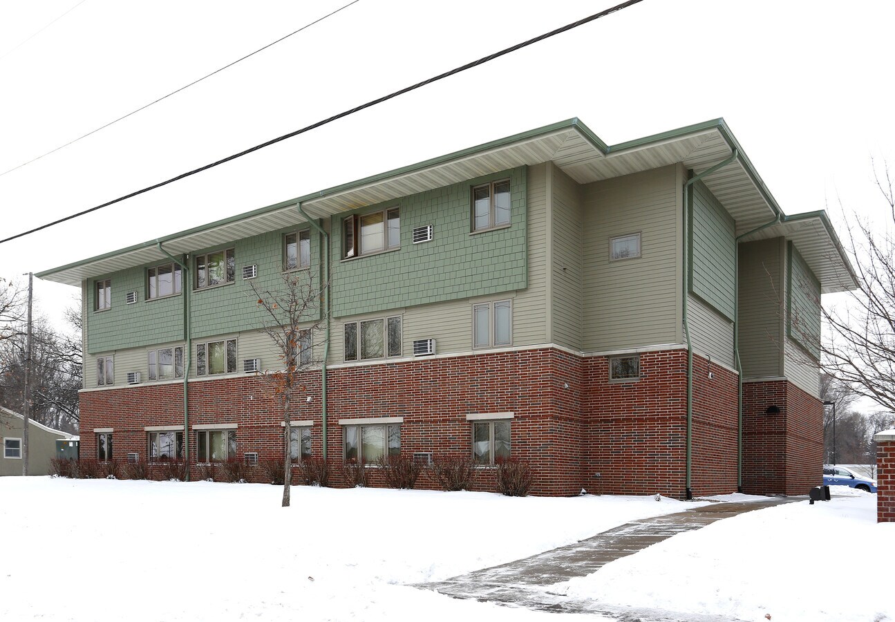 Photo - Roselawn Village Apartments