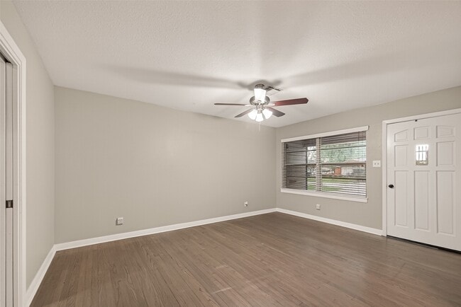 Photo - 514 Evonne St