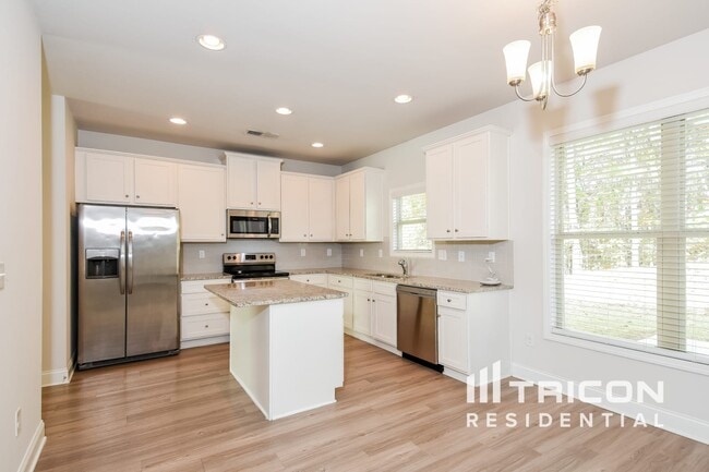 Photo - 16 Ireland Pt