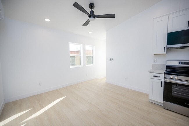 Photo - Top Floor 1 Bed 1 Bath Apartment Unit 4322 48th St -  2
