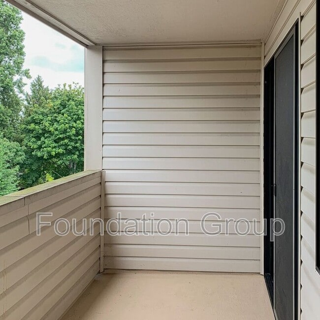 Photo - 9400 Roosevelt Way NE