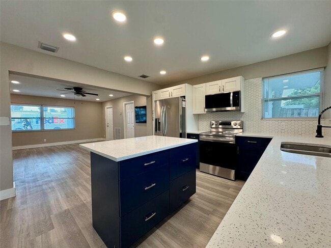 Photo - 1871 NW 31st Ave