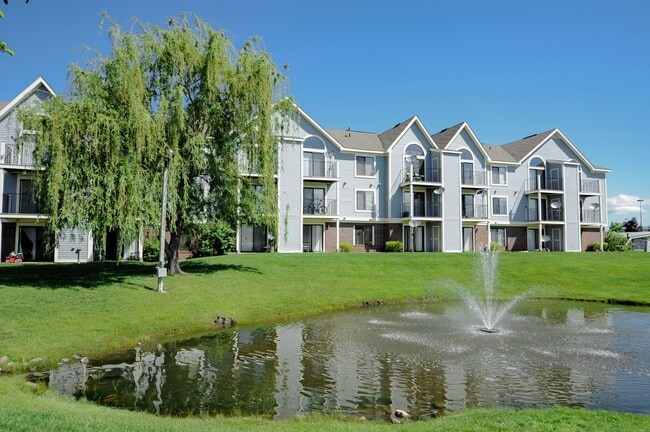 Building Photo - Huntington Cove Apartments