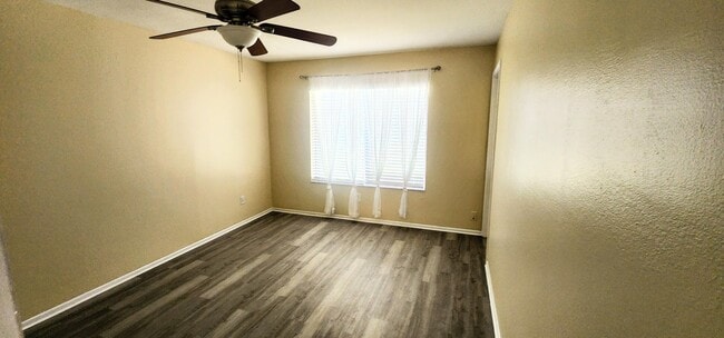 Photo - 431 SE Dalva Ave
