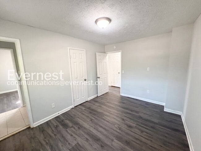 Photo - 193 W Canterbury Dr