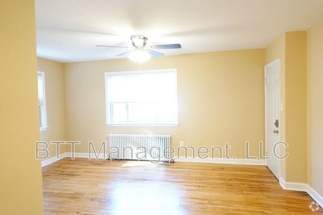 Building Photo - 8716 Plymouth St Unit #4 Rental