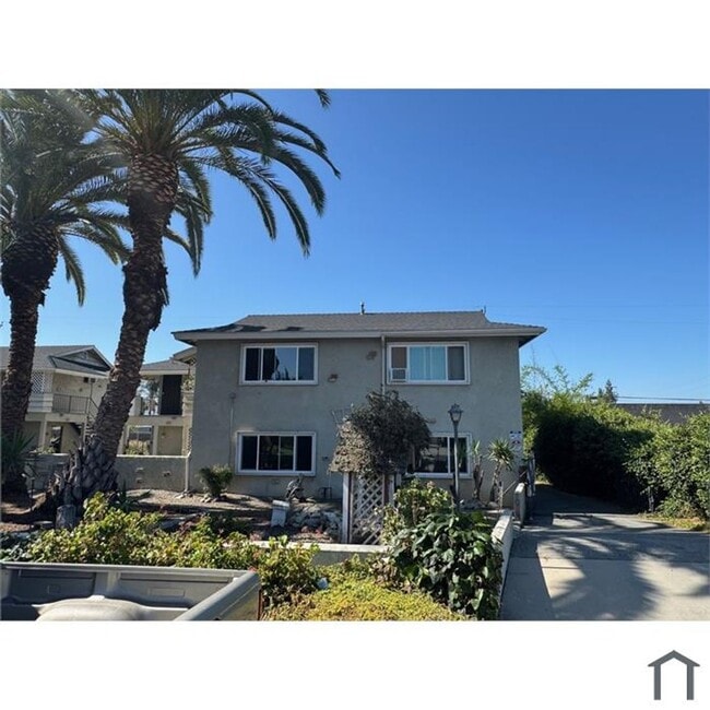 Building Photo - 5361 W Maitland St Unit 5361 Maitland 2