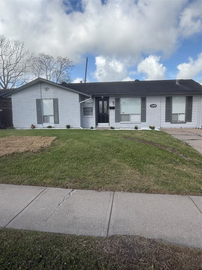 Photo - 11002 Segrest Dr