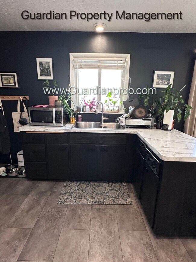 Photo - St Louis Park Single Family Home, Fenced In yard, Washer/Dryer, Fenced 1 Car Garage