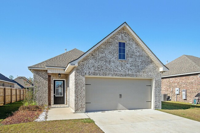 Building Photo - Two year old 3 bedroom available for Lease in Hunters Trace!