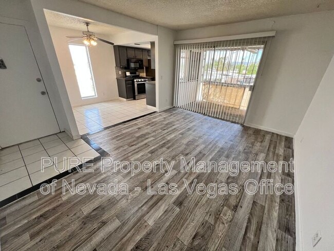 Building Photo - 1405 E Vegas Valley Dr Rental